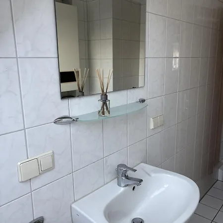 A&a Homes - 2br, 4 Beds, Tv & Wlan And Kitchen Apartment Ettlingen