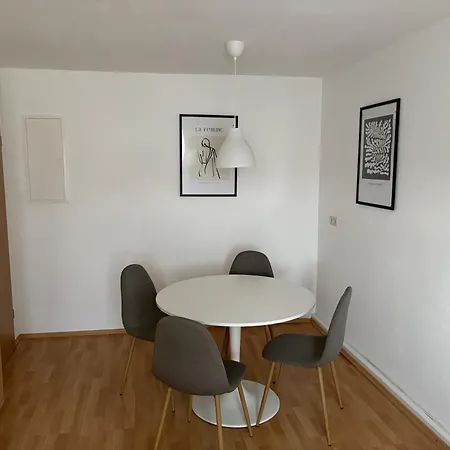 A&a Homes - 2br, 4 Beds, Tv & Wlan And Kitchen Ettlingen