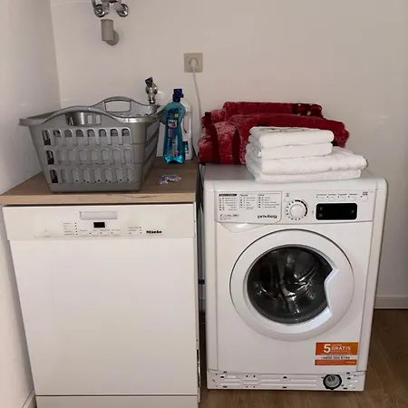 Lägenhet A&a Homes - 2br, 4 Beds, Tv & Wlan And Kitchen